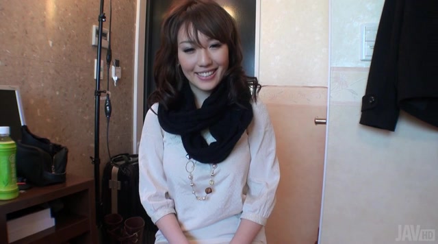 Emiri Mizusawa Opens Her Hairy Hole For Cock.