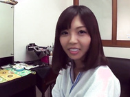 ニコニコと笑顔いっぱいでインタビューに応える天真爛漫娘な文乃ちゃん 1