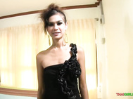 Mouth full of nut for this petite Thai gogo slut