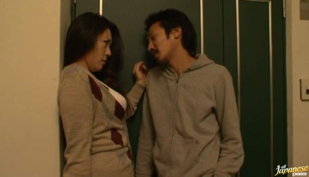 Ayane Asakura mature Asian model has sex.