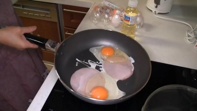 Japanese AV Model is a mature housewife in hardcore action.